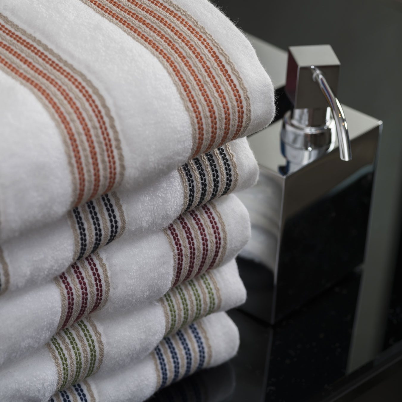 Towel-F109-Black-Stripe-a